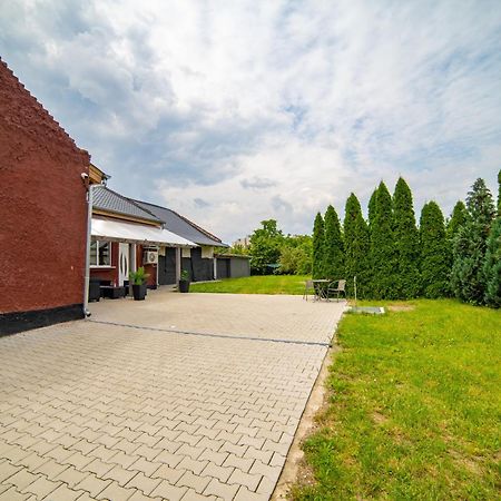 Ro-Land Vendeghaz Apartment Мисколк Екстериор снимка