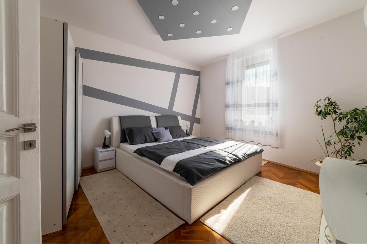 Ro-Land Vendeghaz Apartment Мисколк Екстериор снимка