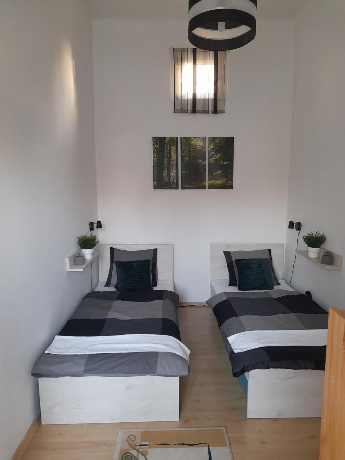Ro-Land Vendeghaz Apartment Мисколк Екстериор снимка
