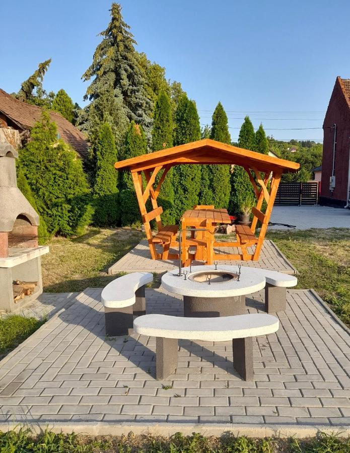 Ro-Land Vendeghaz Apartment Мисколк Екстериор снимка