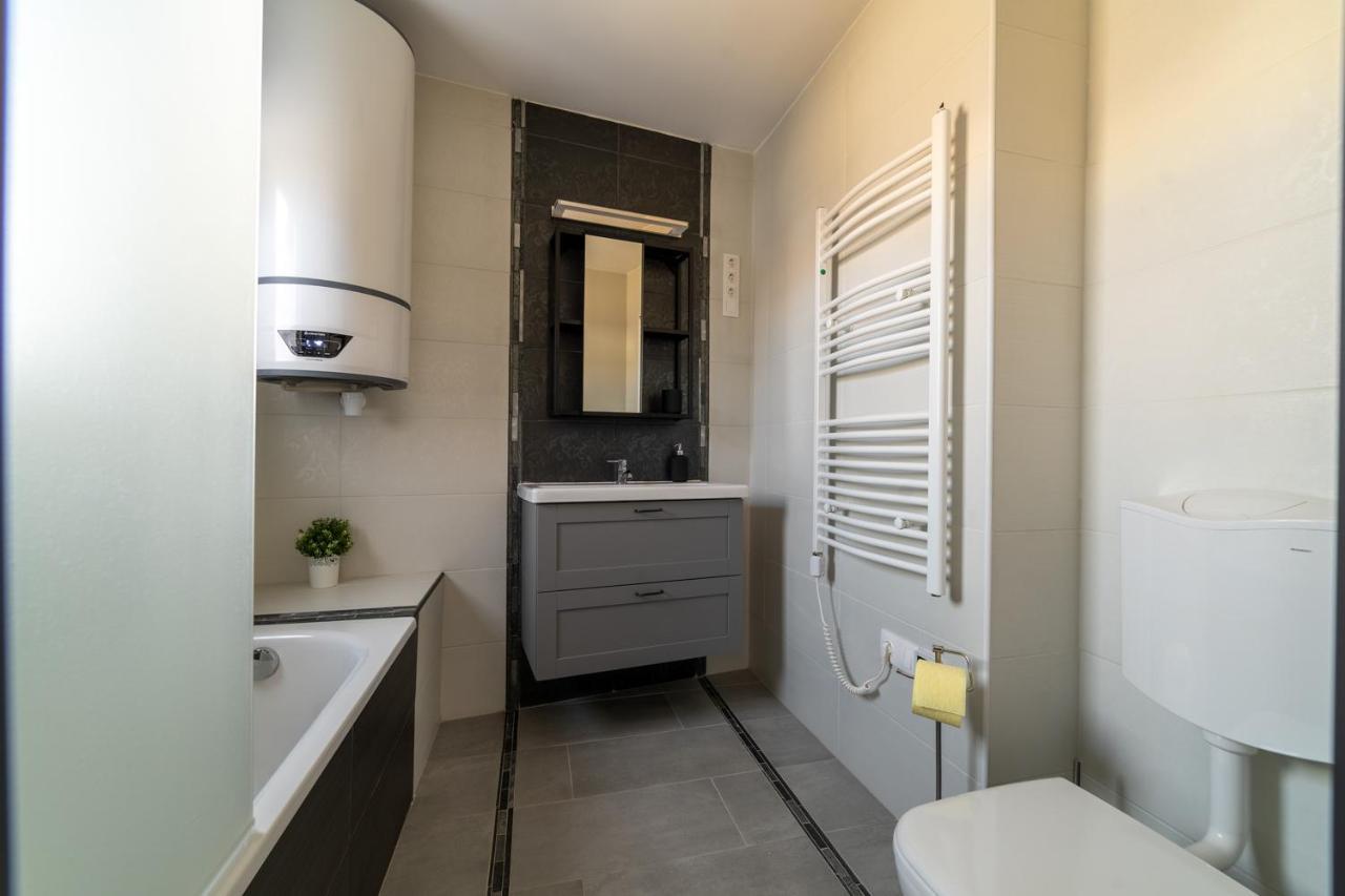 Ro-Land Vendeghaz Apartment Мисколк Екстериор снимка