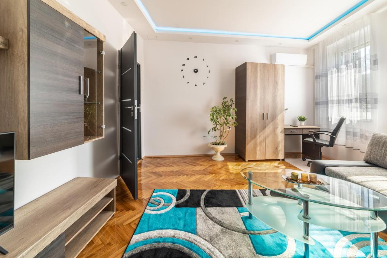 Ro-Land Vendeghaz Apartment Мисколк Екстериор снимка