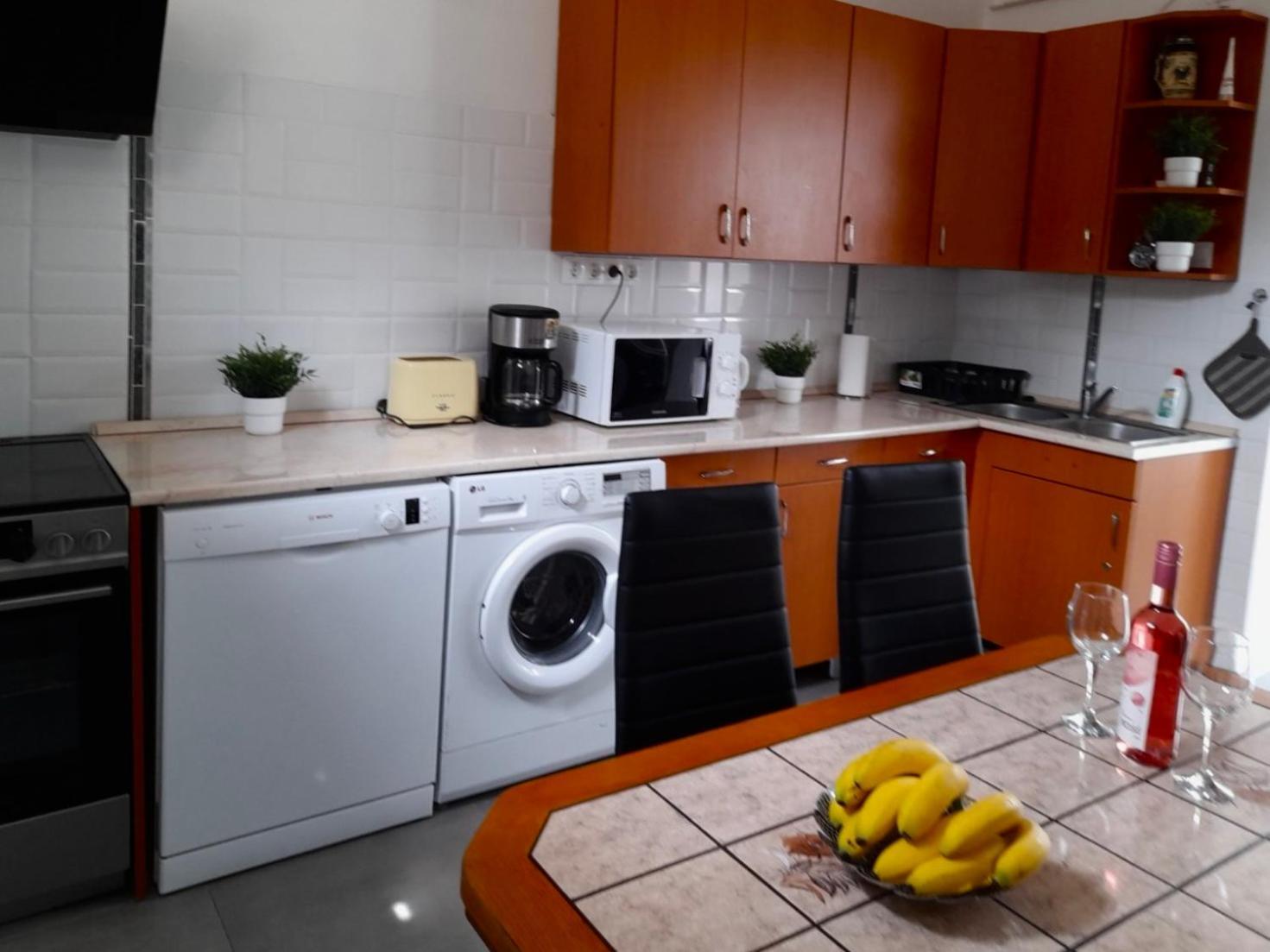 Ro-Land Vendeghaz Apartment Мисколк Екстериор снимка